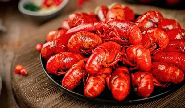 液氮速冻机“秒冻锁鲜”技术，让你的小龙虾更美味